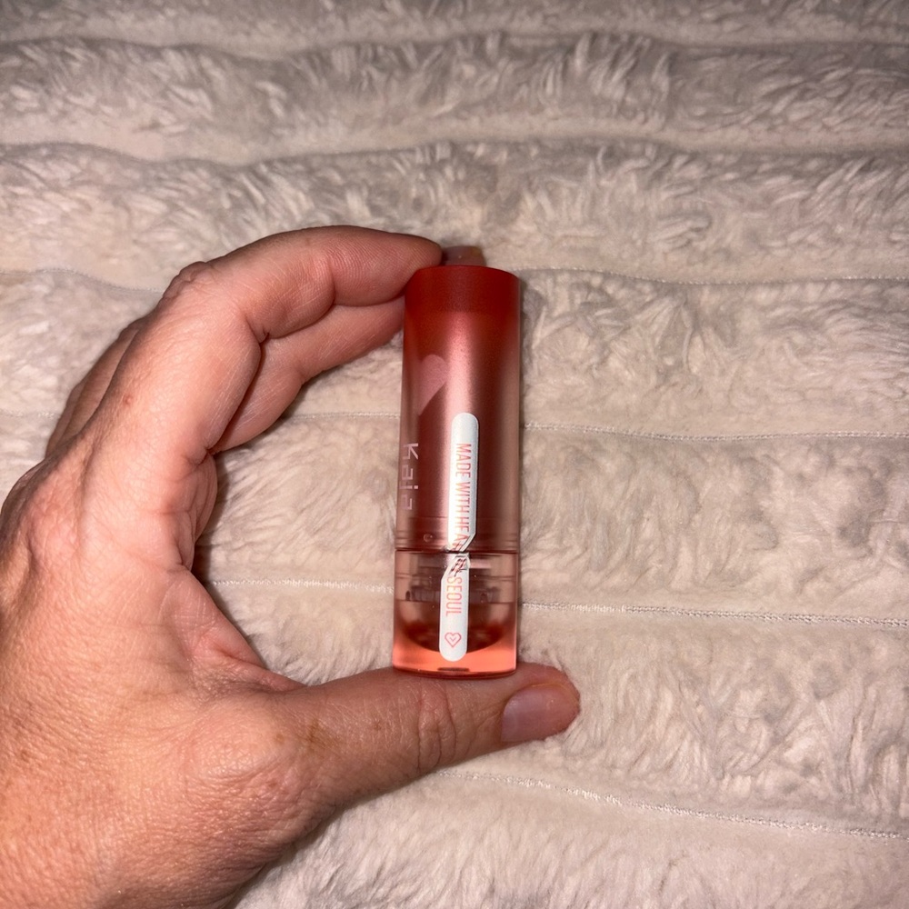 Kaja Love Blur Soft Comfort Semi Matte Lip Balm - Tangy Love - Picture 13 of 16
